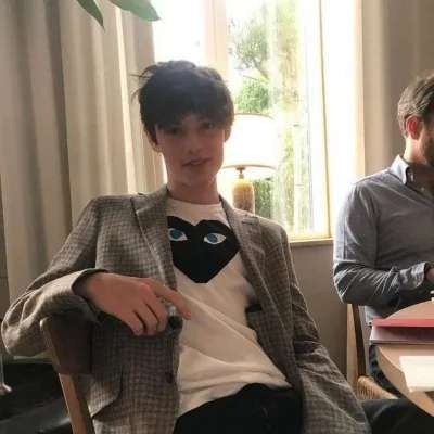 欧洲男生头像