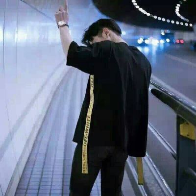 男生头像背影高清 1