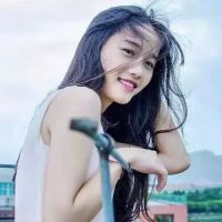 简历头像女 3