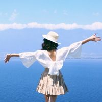 阳光海边女生头像 5