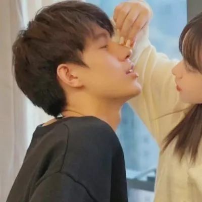 情侣头像不明显一张 1