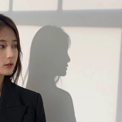 好看的头像真人遮脸女 4