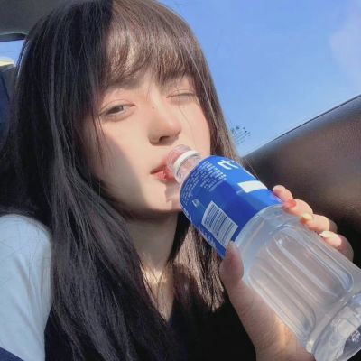 女生头像锁骨高级质感 4