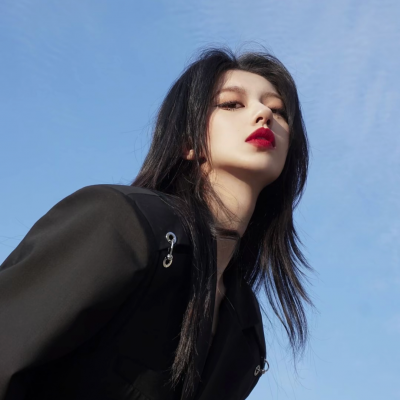 成熟魅力女人头像 8