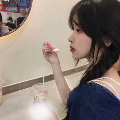 你会中意的小众风格头像 4
