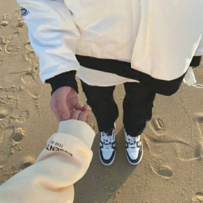 qq情侣头像一男一女分开 3
