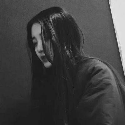 头像女侧面高冷长发 8