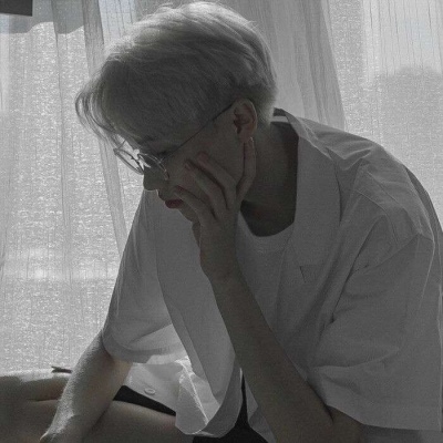 男生头像白色衬衫 4