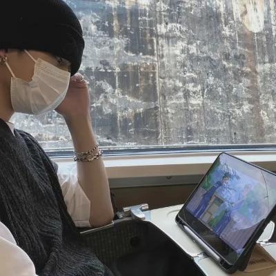 ins风高级男头像 2