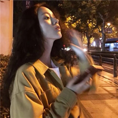 2023最火女生头像背影 2
