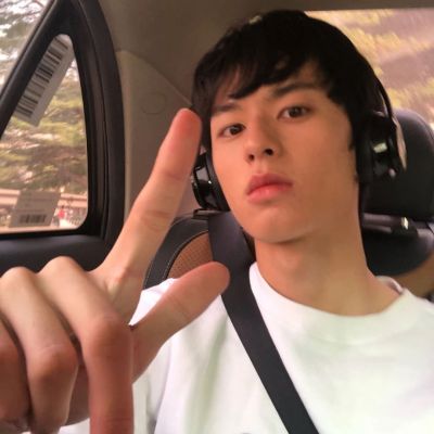 男生头像简单干净图片 6