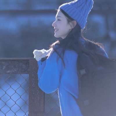 蓝色系的头像图片女生 2