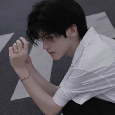 高颜值男生头像真人