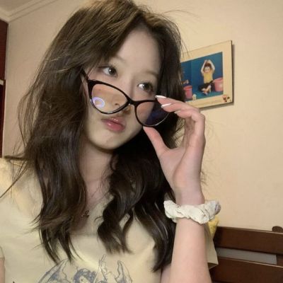 女生的头像不露脸很酷真人 2