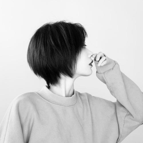女生高冷霸气头像黑色系图片