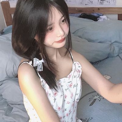 ins风格头像女戴口罩 4