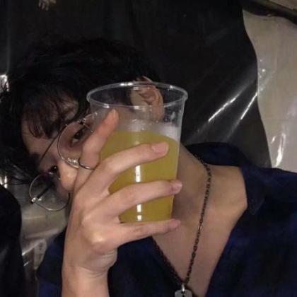2023年好看的微信头像男 4