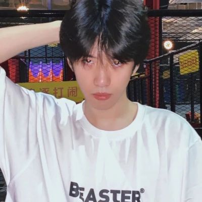 qq头像男生真人帅气 7