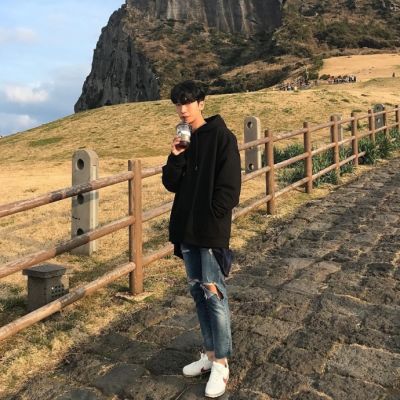 男生换微信头像的原因 5