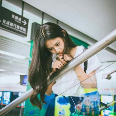 洒脱好看女生头像图片 4