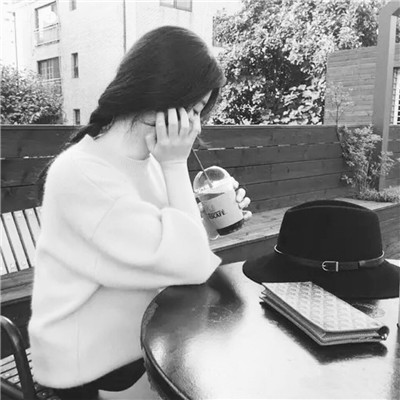 qq头像女生简约风 2