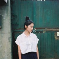 女生头像白底小图案 2