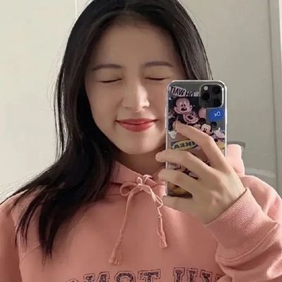 头像无水印女生简约干净 3
