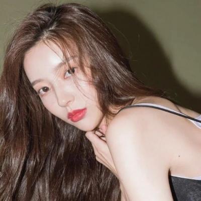 休闲头像女生简单气质 4