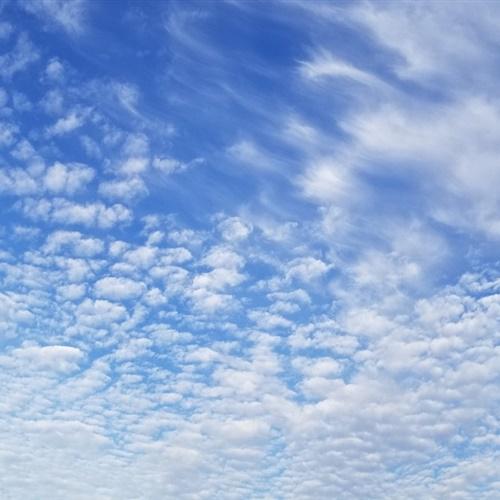 真实自然蓝天白云风景头像 10