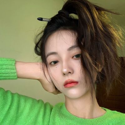 绿色森系头像女生