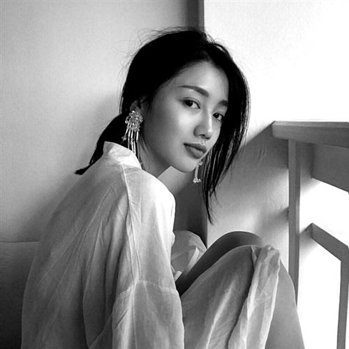 真人头像女不露脸高冷 1