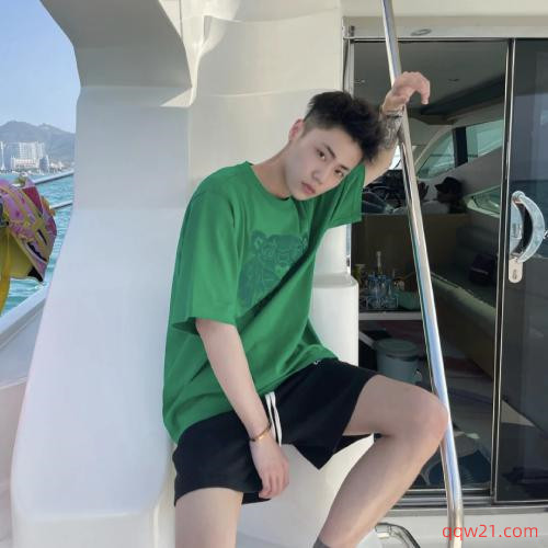 孤傲高冷男头像高清图 3