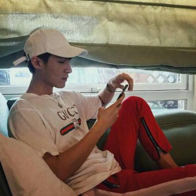 qq头像大全男生酷炫 4