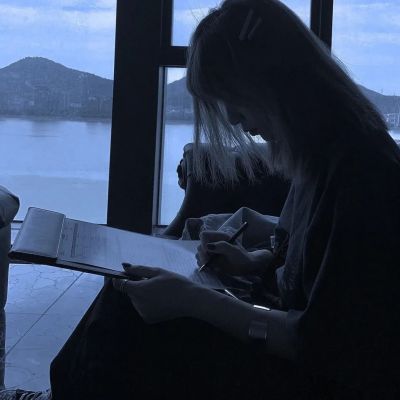 好看的头像霸气冷酷女 5