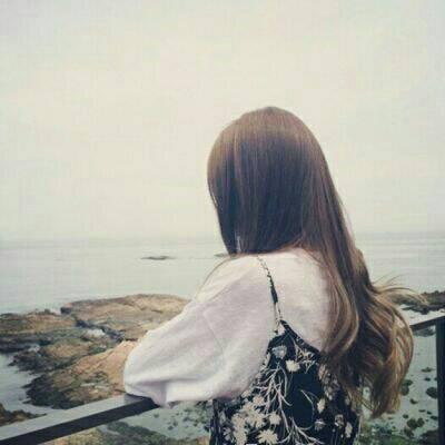 2023最火女生头像背影 4
