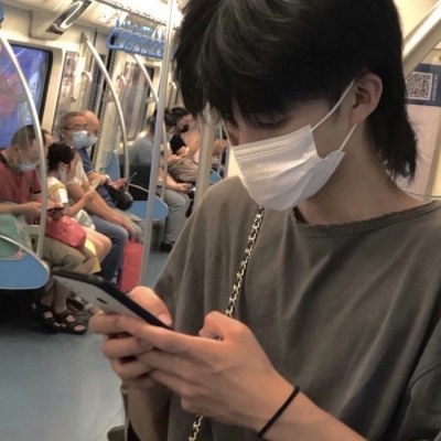 动漫少年图片帅气冷酷,头像带耳机 6