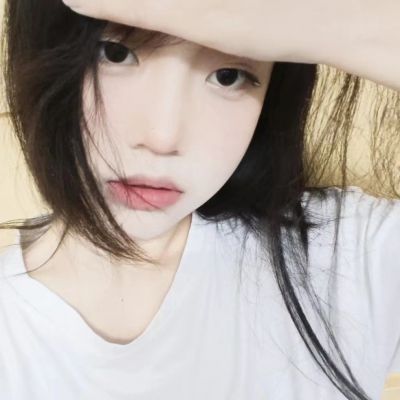 ins风格头像女戴口罩 6