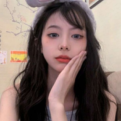 简单干净的头像女 7