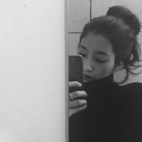 头像女图片伤感黑白真人 5
