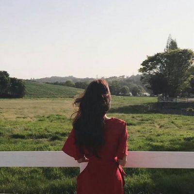 头像背影女生唯美 6