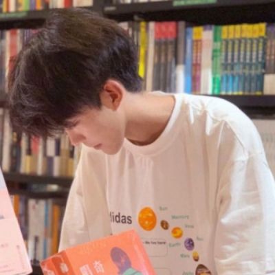微信头像图片干净治愈男生