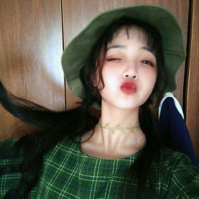 绿色女生头像 2