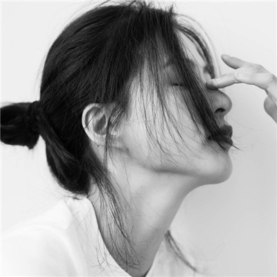 头像女侧面高冷伤感 7