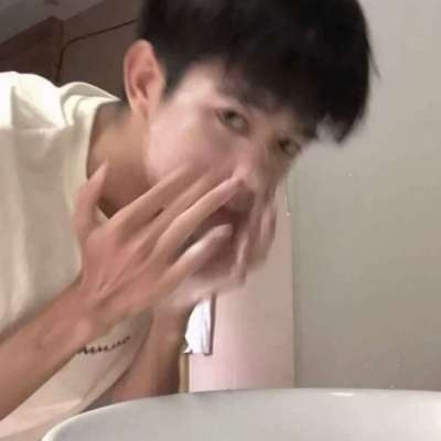头像男简约干净霸气