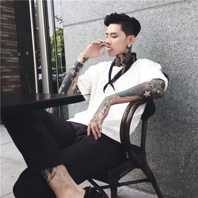 抽烟头像男 1