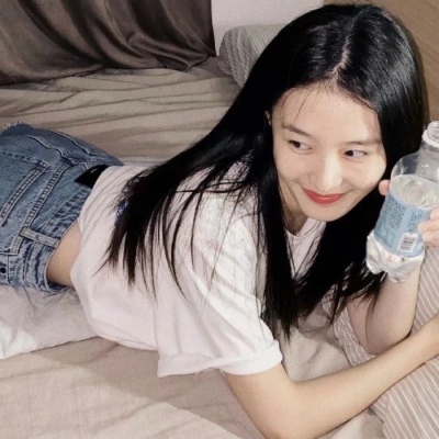 个性女头像高级干净 2