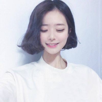 微信头像女2023最新款短发 4