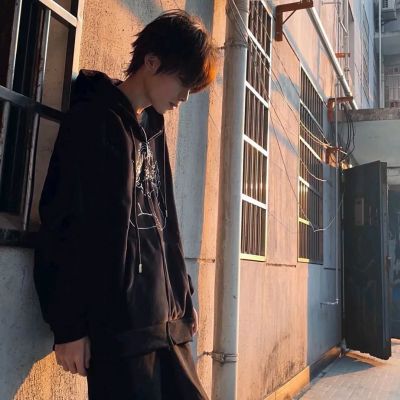 好看的头像图片男高冷真人不露脸 3