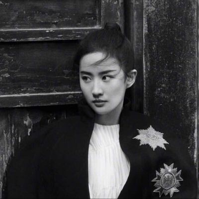 又拽又霸气的头像女 4