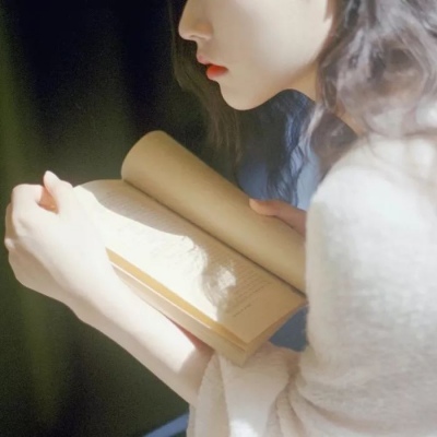 好看的头像女生下半身裙子 4